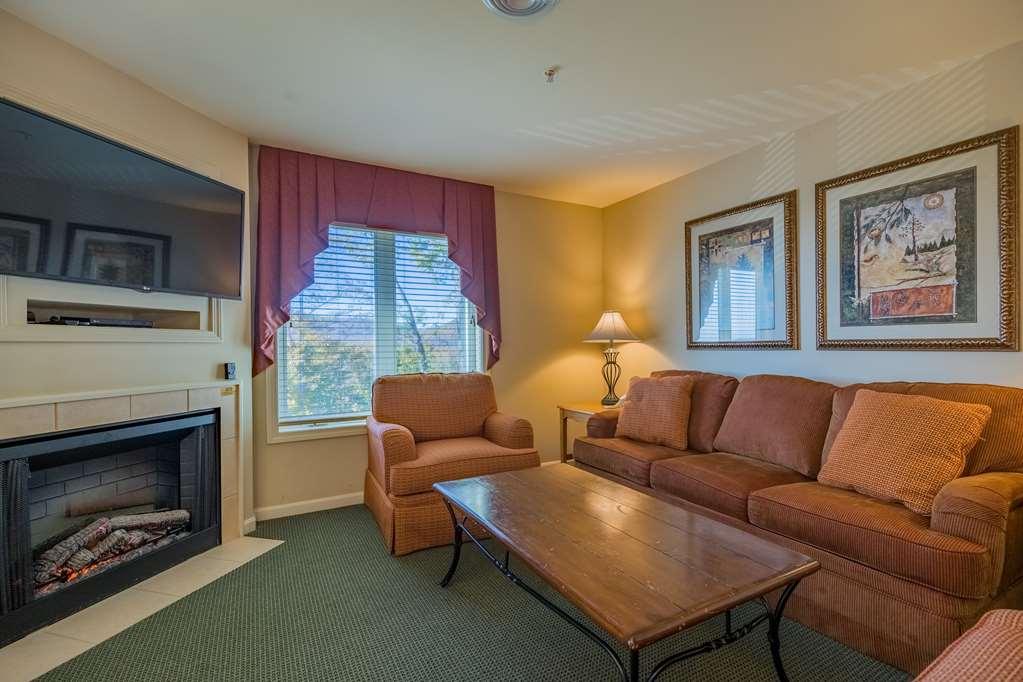Vacation Village In The Berkshires Hancock Δωμάτιο φωτογραφία Living room at the Grand Summit Hotel