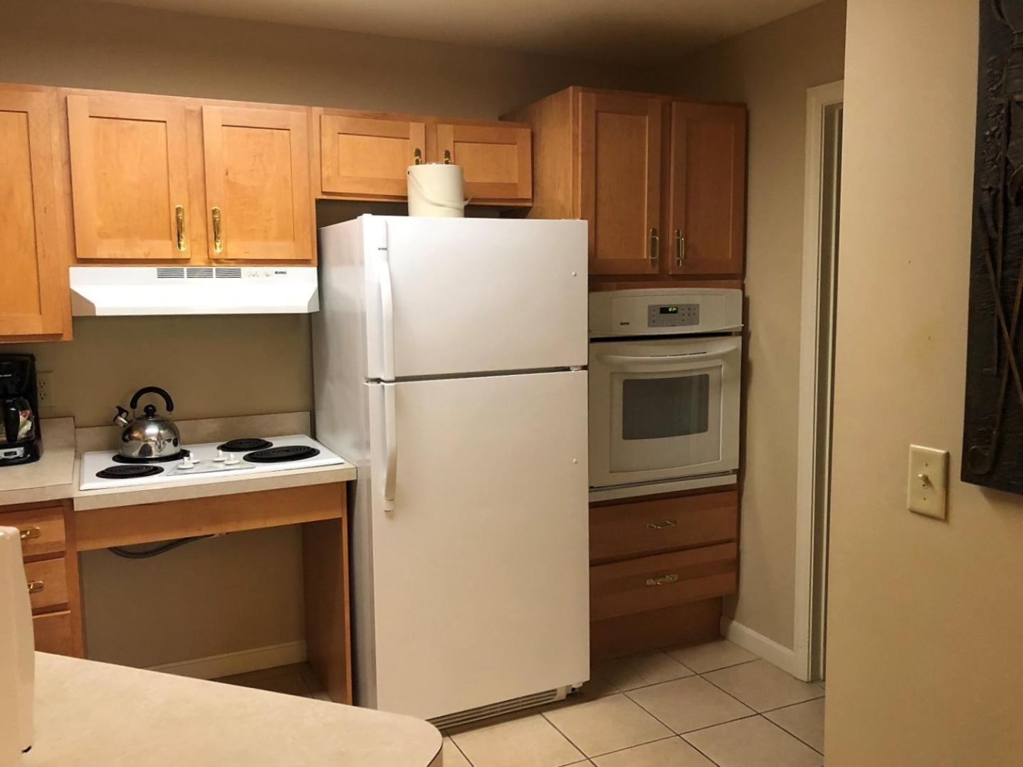 Vacation Village In The Berkshires Hancock Δωμάτιο φωτογραφία A typical kitchen in a residential apartment