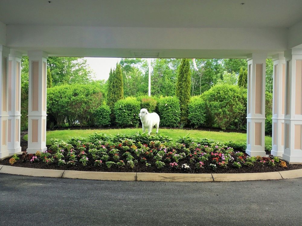 Vacation Village In The Berkshires Hancock Εξωτερικό φωτογραφία The front entrance of the Inn at the Opera