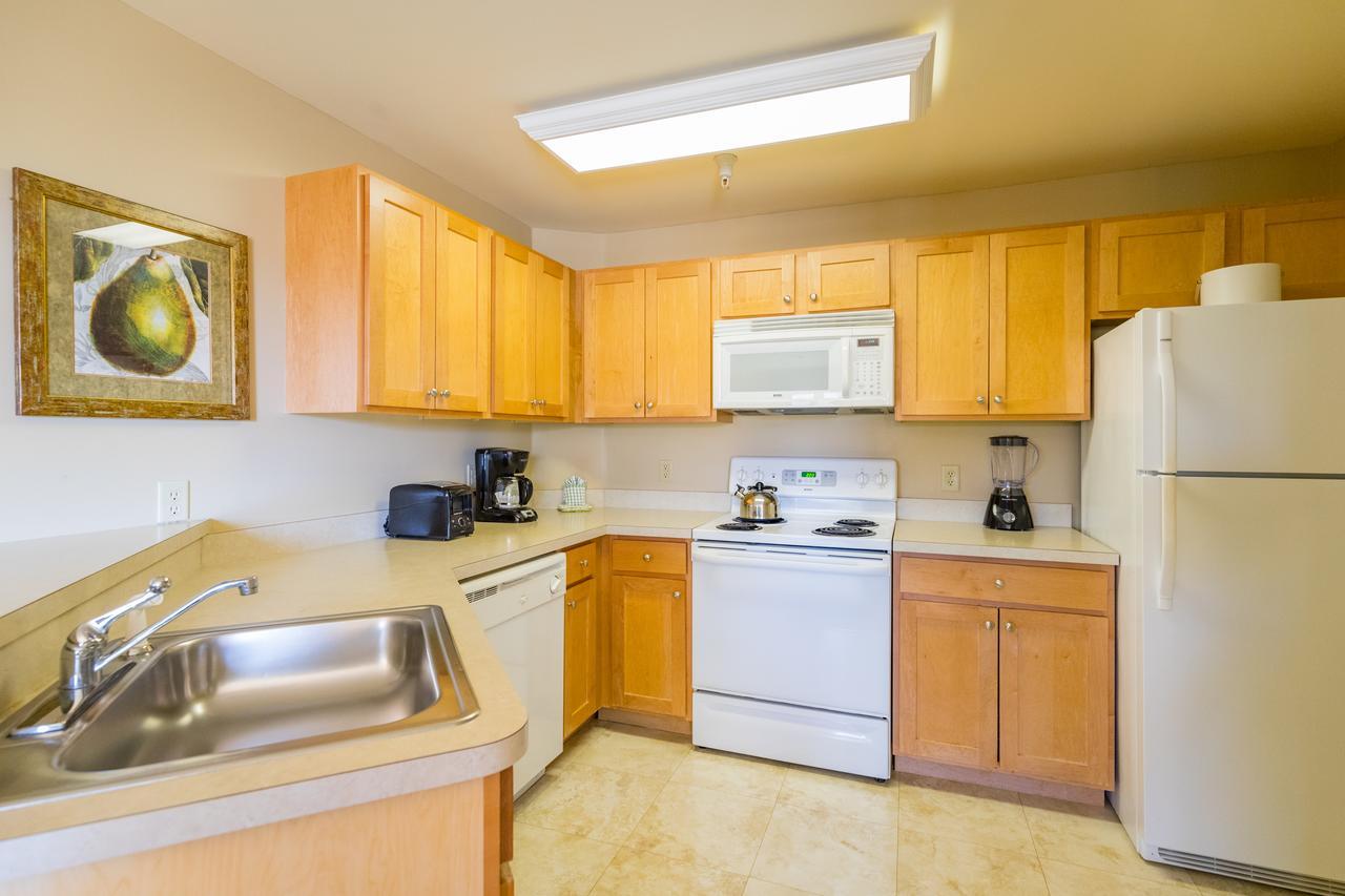 Vacation Village In The Berkshires Hancock Εξωτερικό φωτογραφία A typical kitchen in a condominium