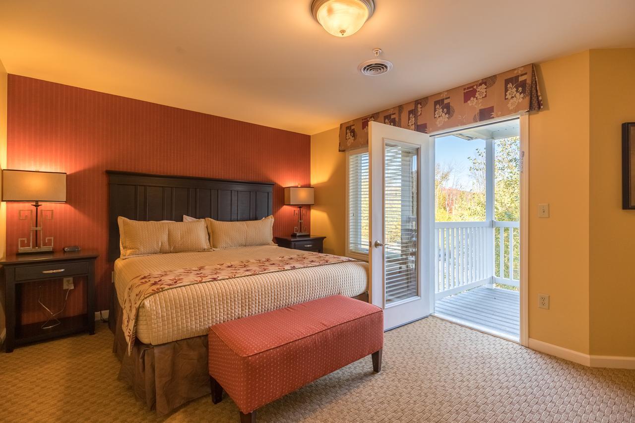 Vacation Village In The Berkshires Hancock Εξωτερικό φωτογραφία A bedroom at the Inn at the Opera House